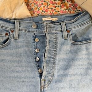 Levi's Ribcage Straight Ankle Women’s Jeans in Light Blue sz. 26